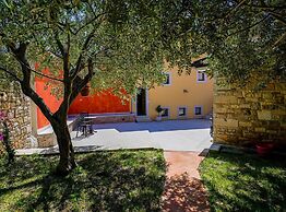 Georgeous and Warm Living Downtown Rovinj