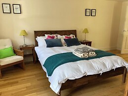 Glanhenwye Courtyard Cottages