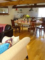 Glanhenwye Courtyard Cottages