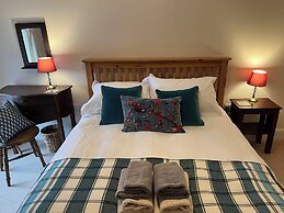 Glanhenwye Courtyard Cottages