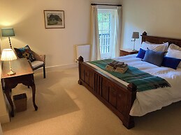 Glanhenwye Courtyard Cottages