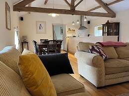 Glanhenwye Courtyard Cottages