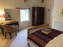 Glanhenwye Courtyard Cottages