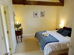 Glanhenwye Courtyard Cottages