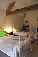 Glanhenwye Courtyard Cottages