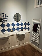 Glanhenwye Courtyard Cottages