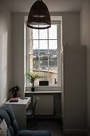 Garden Flat Apartment in Grosvenor Place