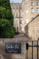 Garden Flat Apartment in Grosvenor Place