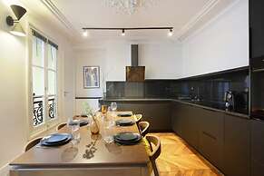 Sublime Apartment With AC Louvre Museum