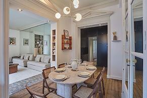 Appartment St Germain des Pres by Studio Prestige