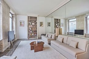 Appartment St Germain des Pres by Studio Prestige