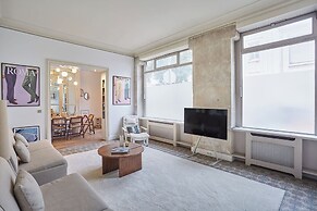 Appartment St Germain des Pres by Studio Prestige