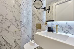 Magnificent New Studio Louvre Palais Royal