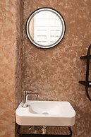 Vintage Acropolis Retreat Charming 3-bdrm in Koukaki