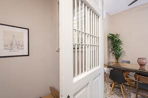 Vintage Acropolis Retreat Charming 3-bdrm in Koukaki