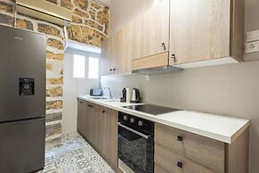 Vintage Acropolis Retreat Charming 3-bdrm in Koukaki