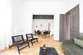 Vintage Acropolis Retreat Charming 3-bdrm in Koukaki