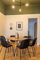 Vintage Acropolis Retreat Charming 3-bdrm in Koukaki