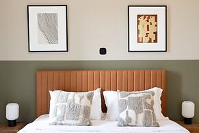 Acropolis View 3-bdrm With Rooftop Garden Jacuzzi