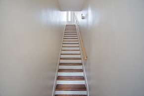 Superb Flat Ave Montaigne With Eiffel Tower View