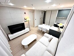 The November Stay Guri