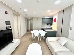 The November Stay Guri