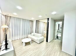 The November Stay Guri