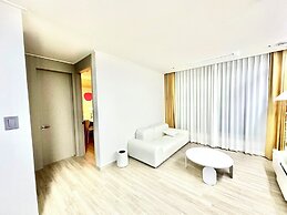 The November Stay Guri