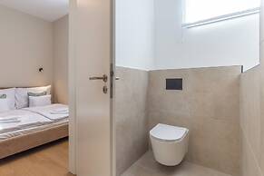 Nemes Apartment The Petite