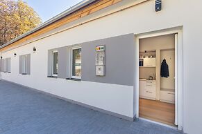 Nemes Apartment The Petite