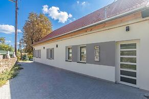 Nemes Apartments