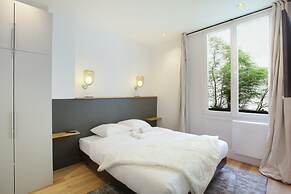 Elegant Apartment at the Palais Royal Opera