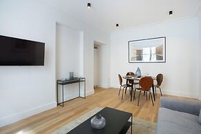 Superb Haussmanian Apartment Palais Royal