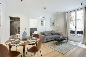 Elegant Apartment at the Palais Royal Opera