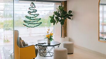 Horizon Front Beach Hotel Danang