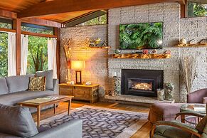 Puzzle Point Lodge in Poulsbo
