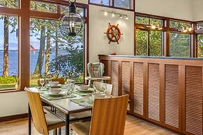 Puzzle Point Lodge in Poulsbo