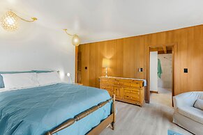 Puzzle Point Lodge in Poulsbo