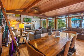 Puzzle Point Lodge in Poulsbo