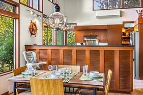 Puzzle Point Lodge in Poulsbo