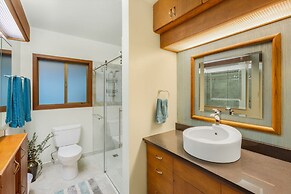 Puzzle Point Lodge in Poulsbo