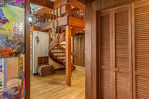 Puzzle Point Lodge in Poulsbo