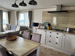 Seaview Chalet-durdledoor-sleeps4to6- Pet Friendly