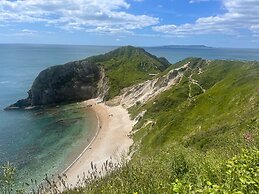 Seaview Chalet-durdledoor-sleeps4to6- Pet Friendly