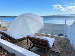 Dreamy Lake Retreat & Sunsets