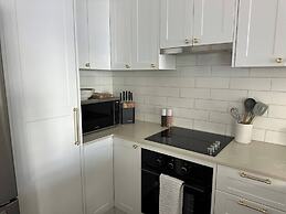 Dreamy Lake Retreat & Sunsets