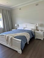 Dreamy Lake Retreat & Sunsets