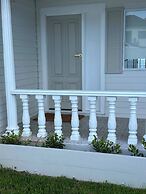 Dreamy Lake Retreat & Sunsets