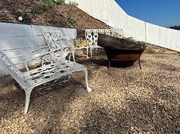 Dreamy Lake Retreat & Sunsets