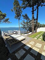 Dreamy Lake Retreat & Sunsets